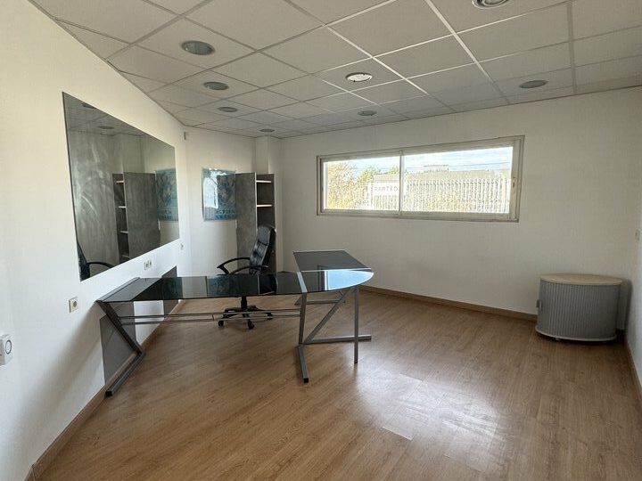 Location bureaux 80 m² divisibles à partir de 40 m²