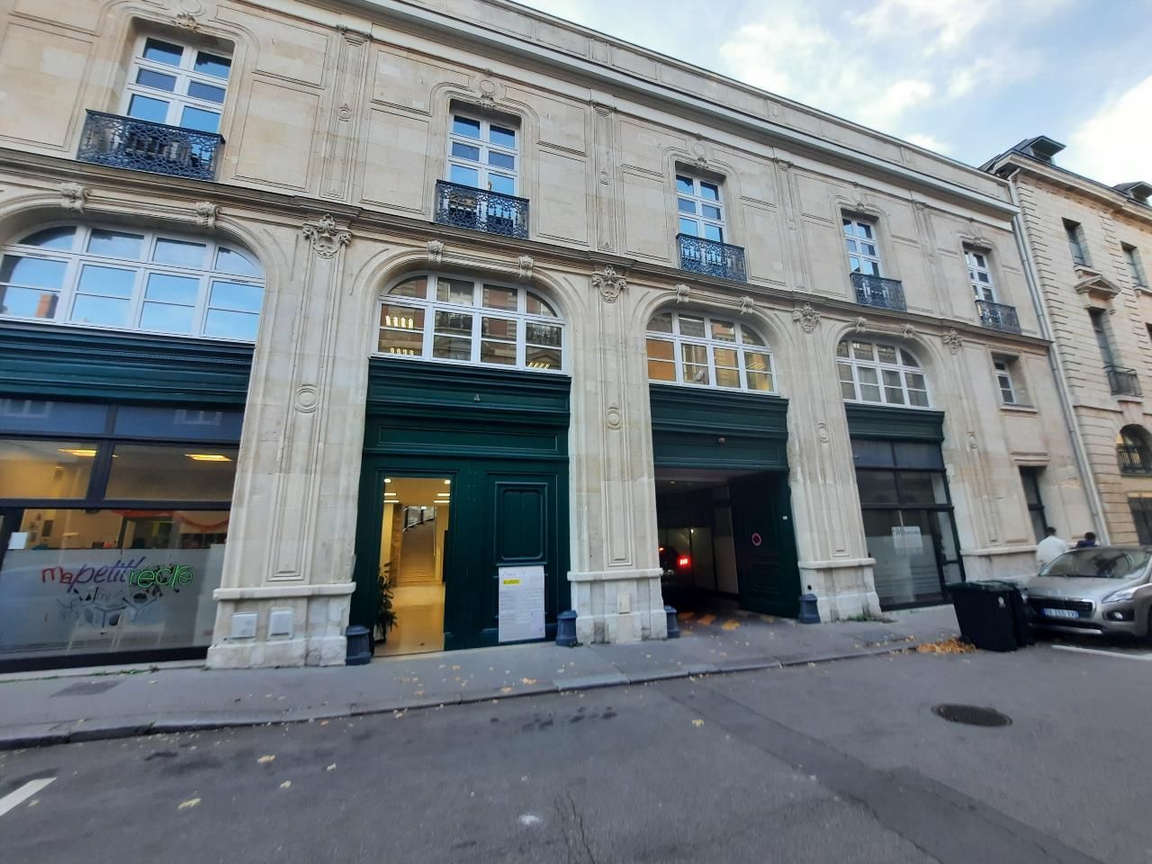 Location bureaux 1441 m² divisibles à partir de 64 m²
