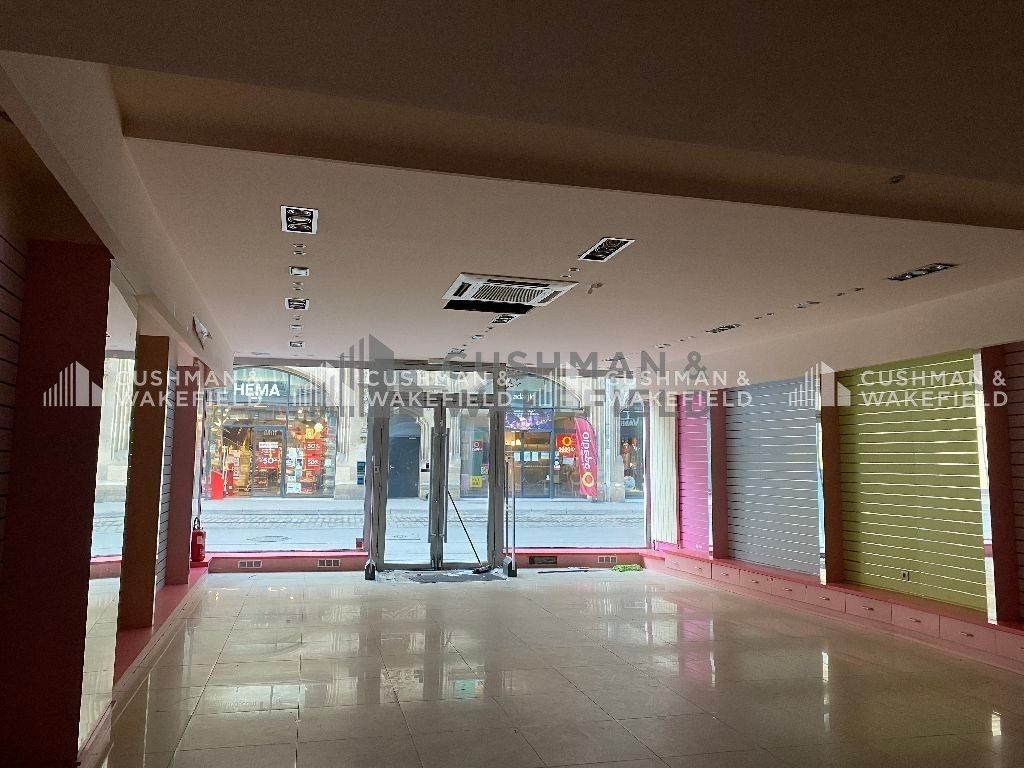 Location locaux commerciaux 160 m² non divisibles