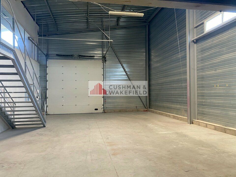 Vente local d''activites 585 m² non divisibles
