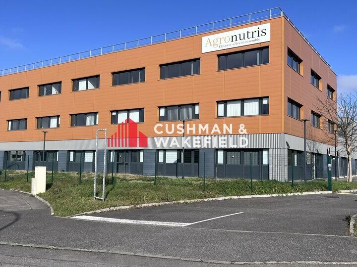 Vente local d''activites 4436 m² non divisibles