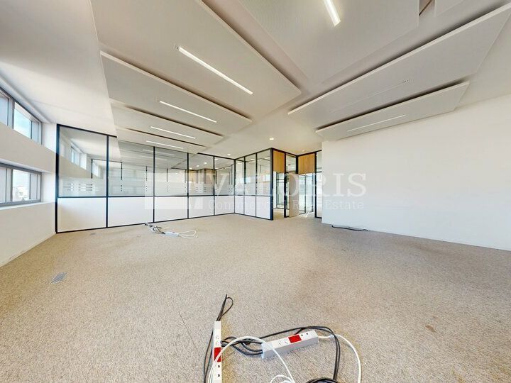 Valoris REAL ESTATE, vous propose à la location, des surfaces de bureaux sur un immeuble emblématique de la Confluence !