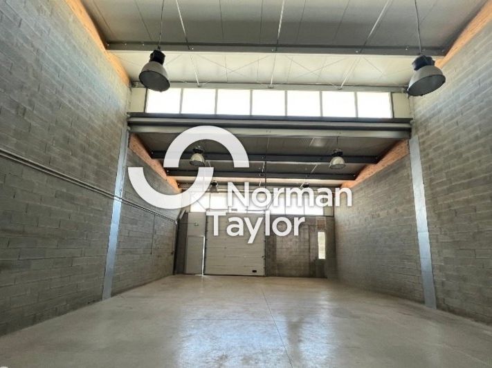 Location local d''activites 540 m² divisibles à partir de 120 m²