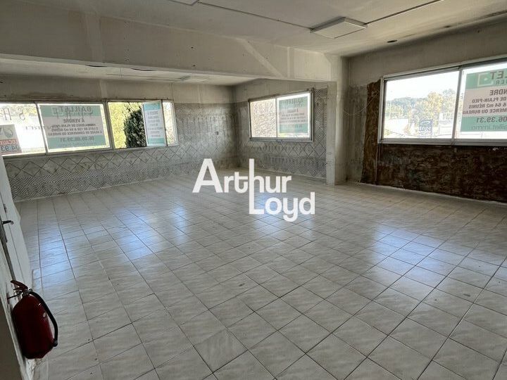 À Vendre local commercial 213 m² - Antibes