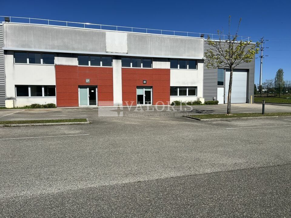 Location local d''activites 3954 m² divisibles à partir de 229 m²