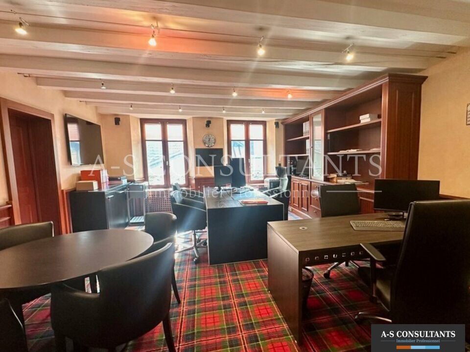 A LOUER, magnifique bureau de caractère centre-ville Annecy (74000) - 60 m² environ - Idéal profession libérale, cabinet de conseil, parkings à proximité.