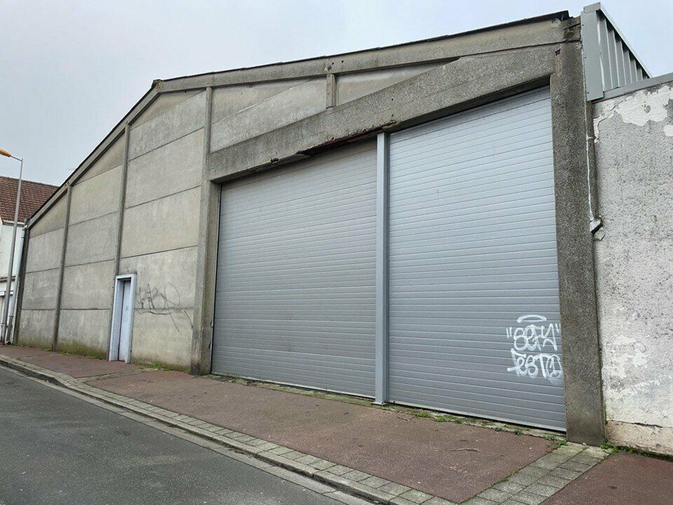 Vente local d''activites 1000 m² non divisibles