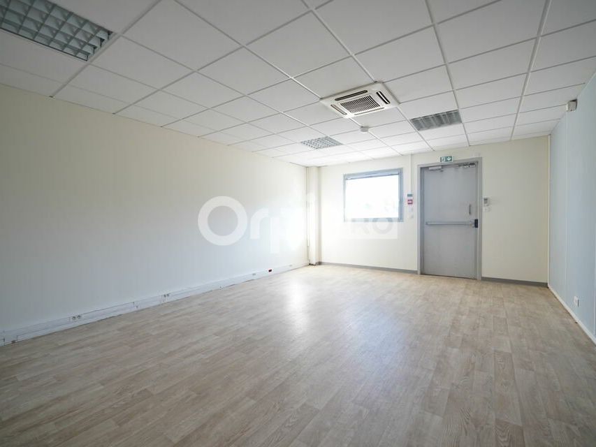 BUREAUX A LOUER - 1 730 m² - SAINT PRIEST
