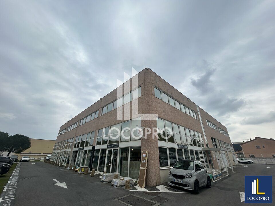 BUREAUX A LOUER - 225 M2 - VILLENEUVE LOUBET - RN7