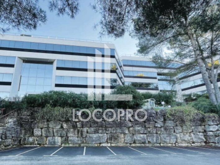 Location bureaux 1027.46 m² divisibles à partir de 270.22 m²