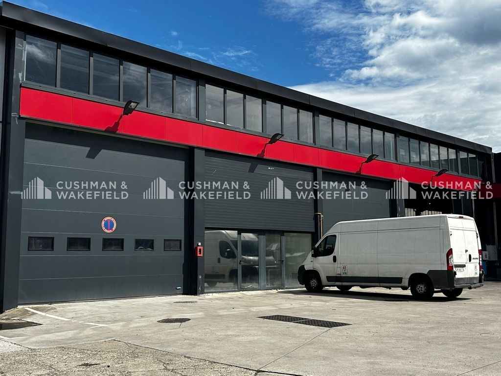 Location activités 310 m² non divisibles