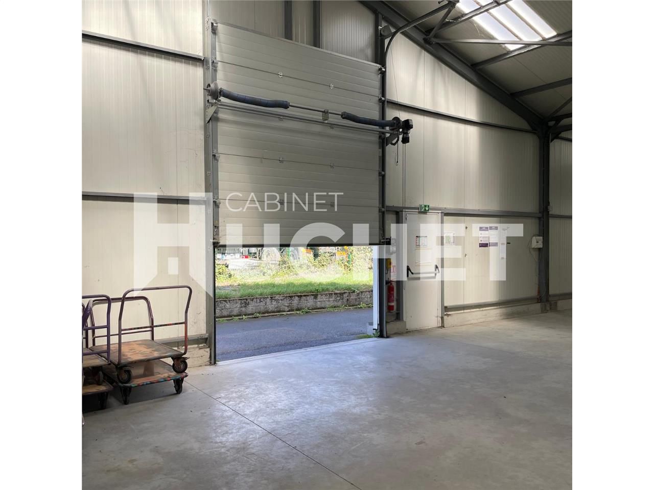 Location local 1180 m² à GIBERVILLE