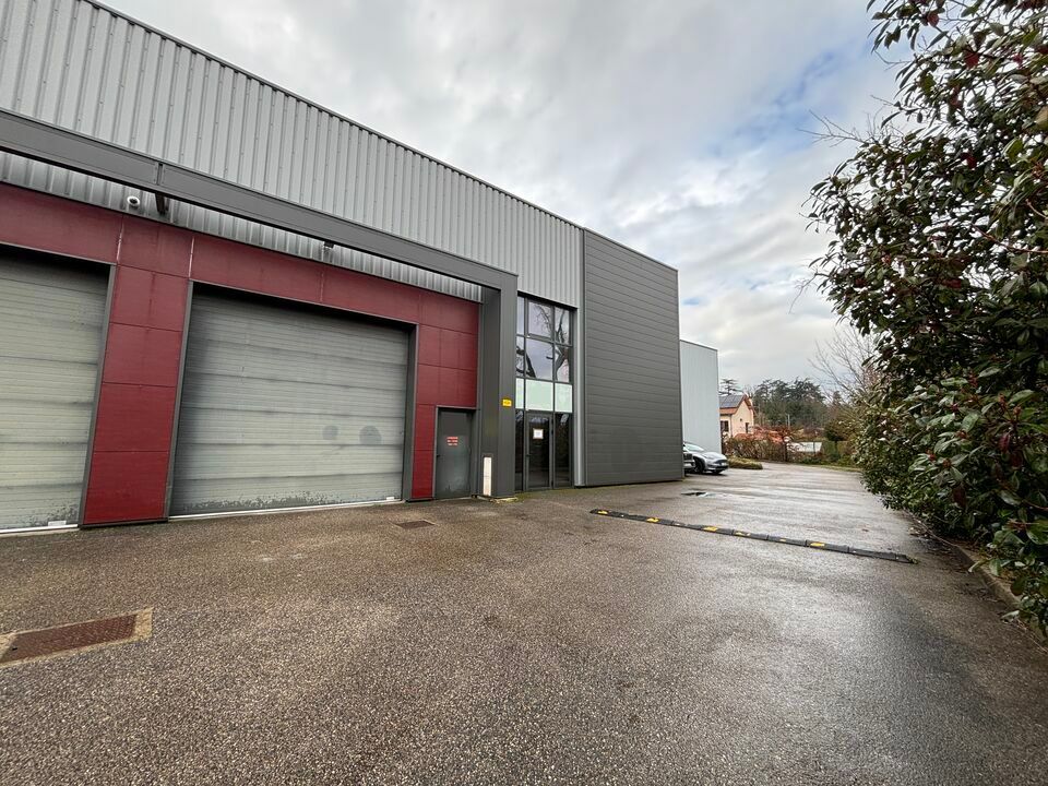 Vente local d''activites 420 m² non divisibles