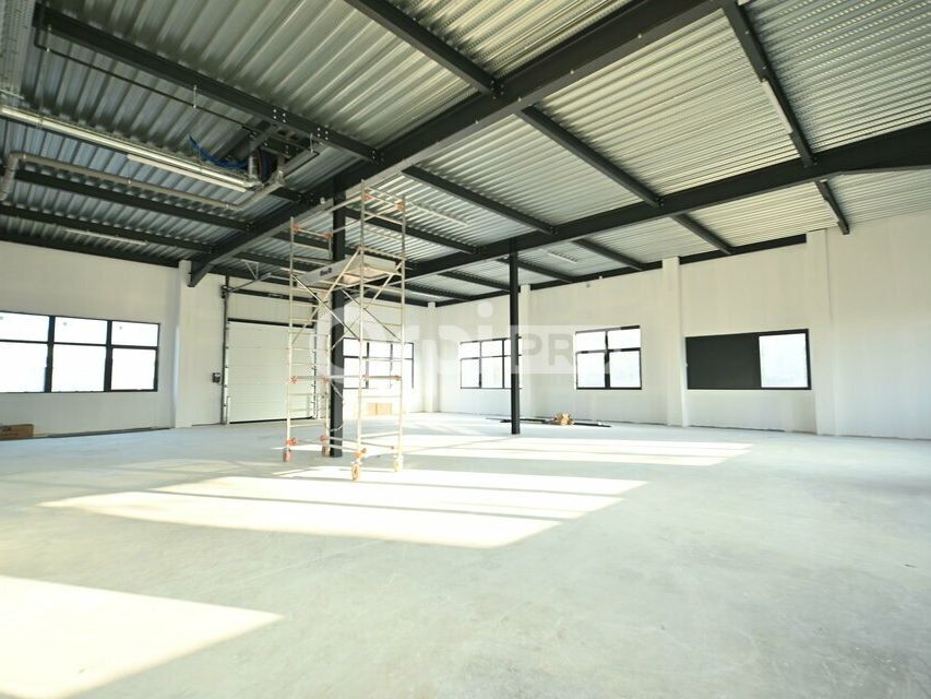 SURFACES D'ACTIVITE A LOUER - 2 608,75 m² DIVISIBLES - DARDILLY