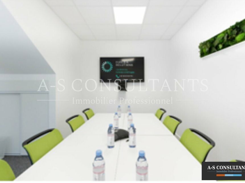 A VENDRE ANNECY-SEYNOD (74600), centre d'affaires - plateau de bureaux de 226 m² environ composé de 13 bureaux individuels, salle de réunion, espace commun, places de parking privatives.