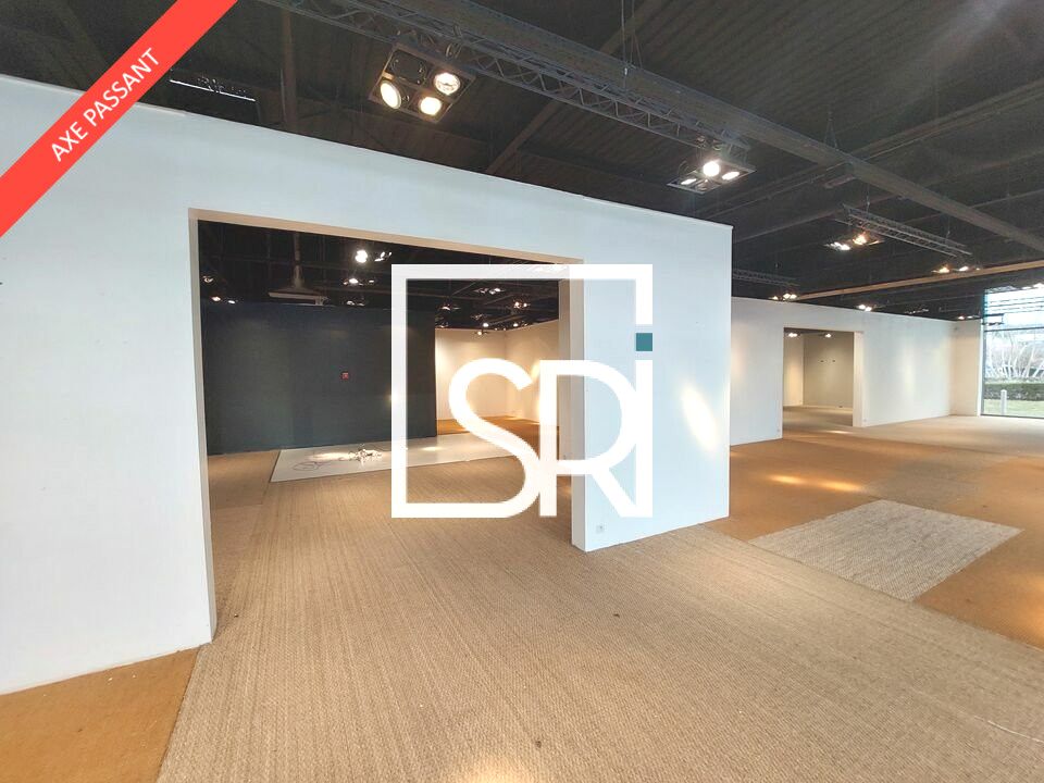 AXE PASSANT - LOCATION LOCAL COMMERCIAL - 678 m² - KILOMETRE LANCE - 63170 AUBIERE