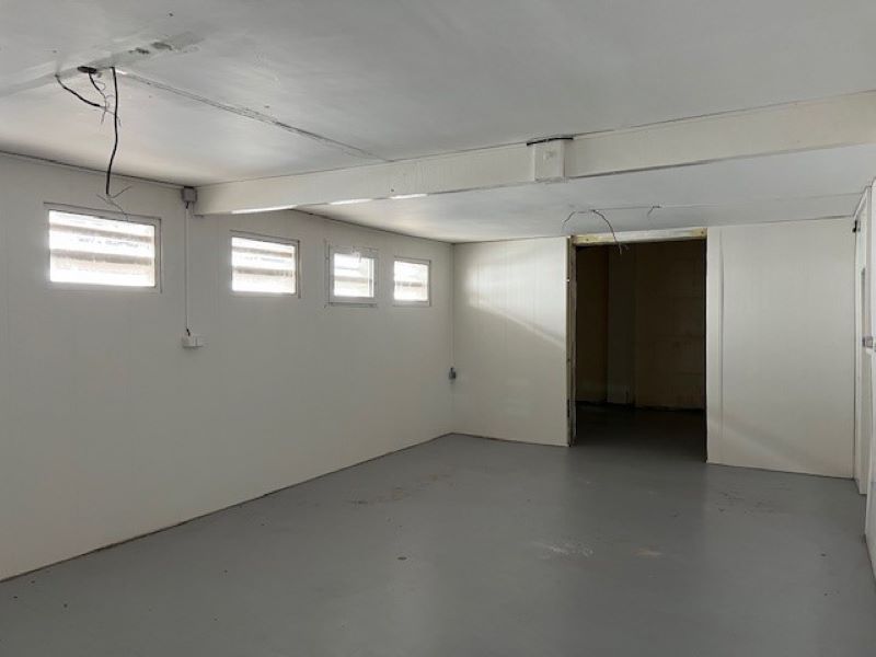 Location local 600.00 m² à BEGLES