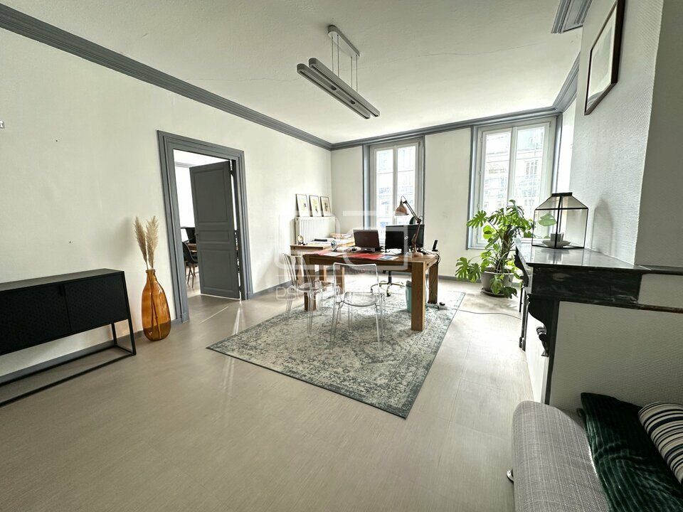 Location bureaux 330 m² divisibles à partir de 115 m²