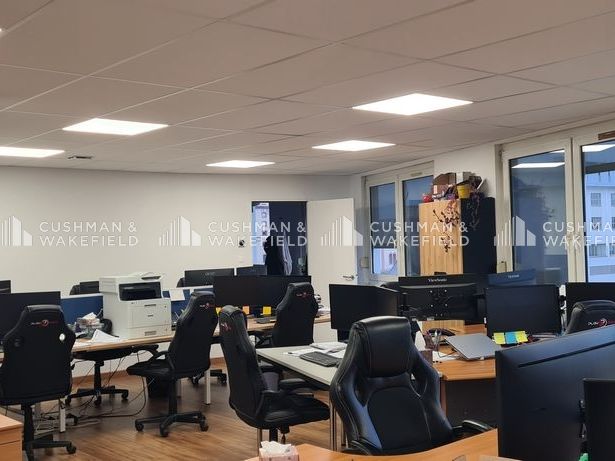 Location bureaux 180 m² divisibles à partir de 120 m²