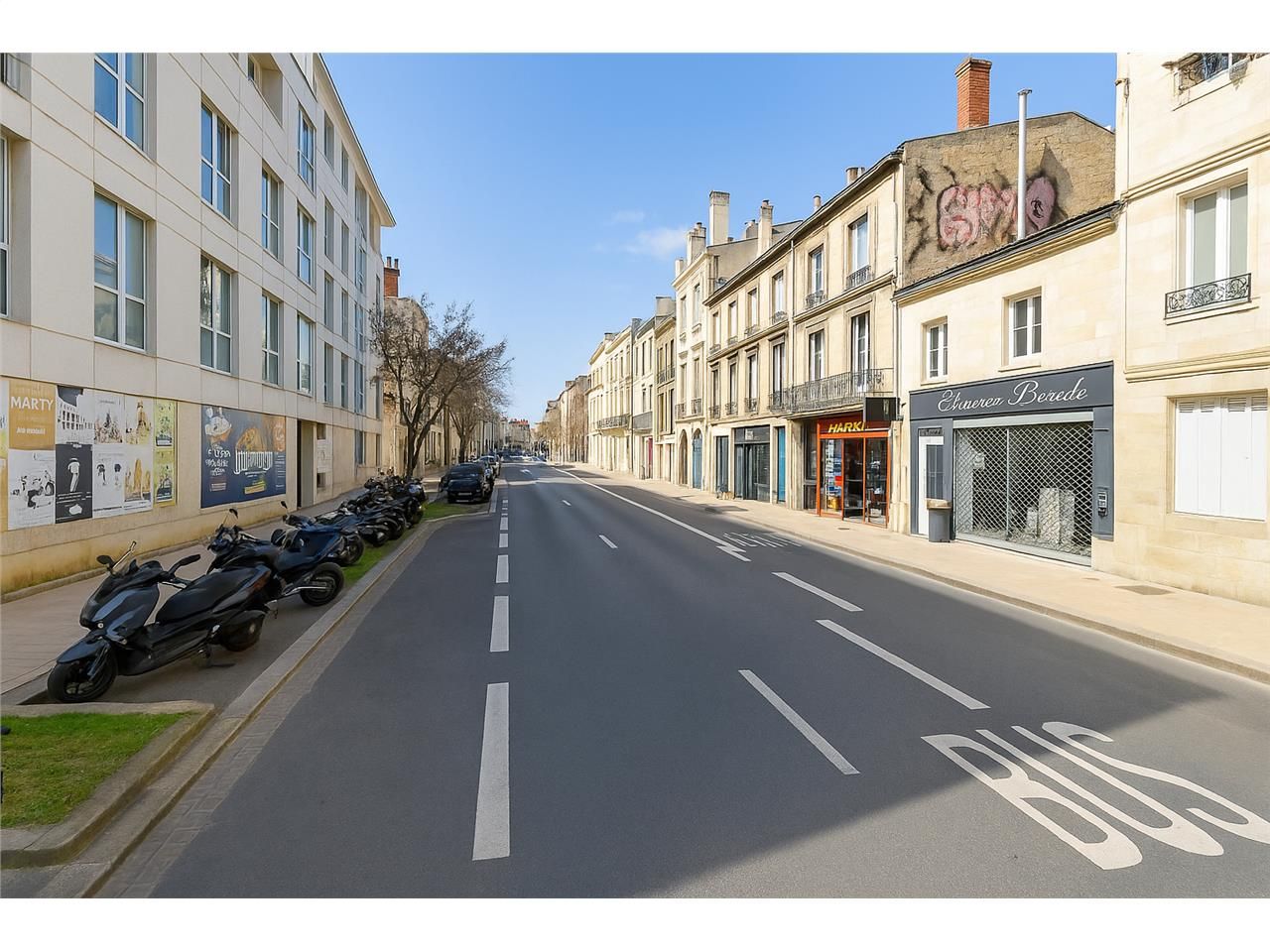 Vente local commercial 180.00 m² à BORDEAUX