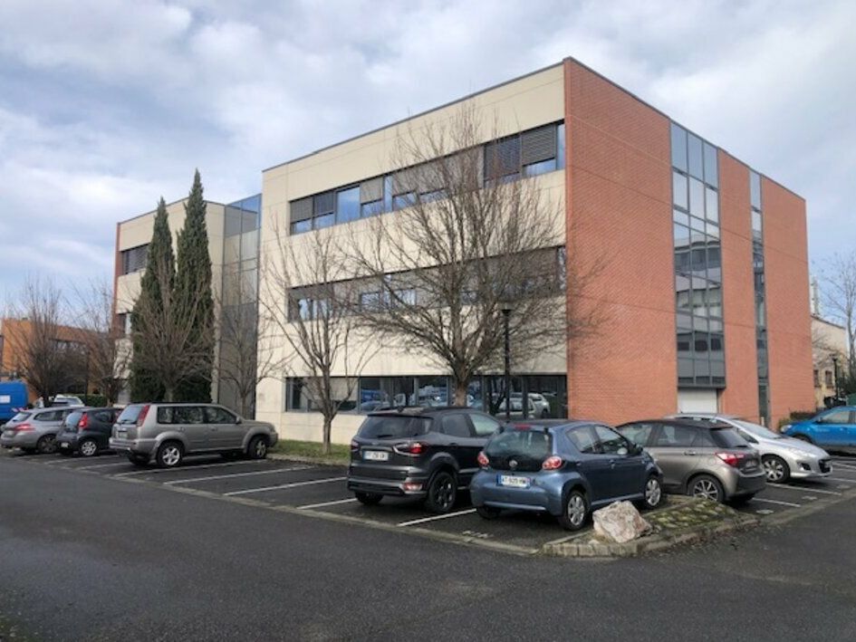 Location bureaux 2002 m² non divisibles