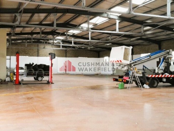 Location local d''activites 1200 m² non divisibles