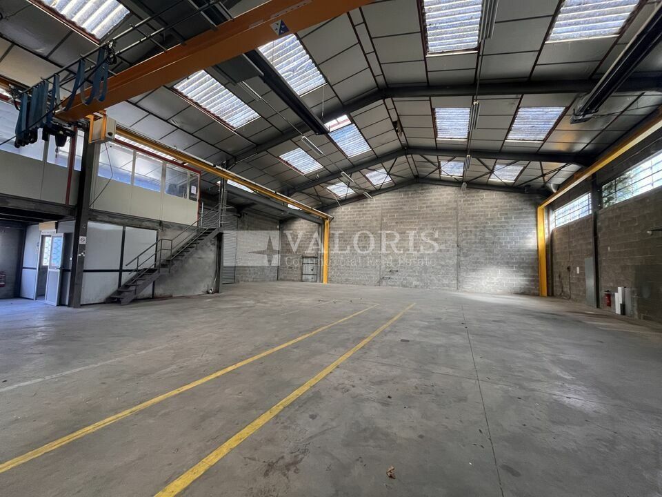 Vente entrepot 1200 m² divisibles à partir de 600 m²