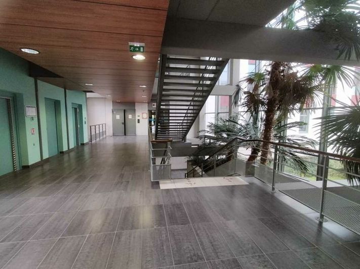 A louer bureaux aménagés avec prestations de qualité sur Euromédecine