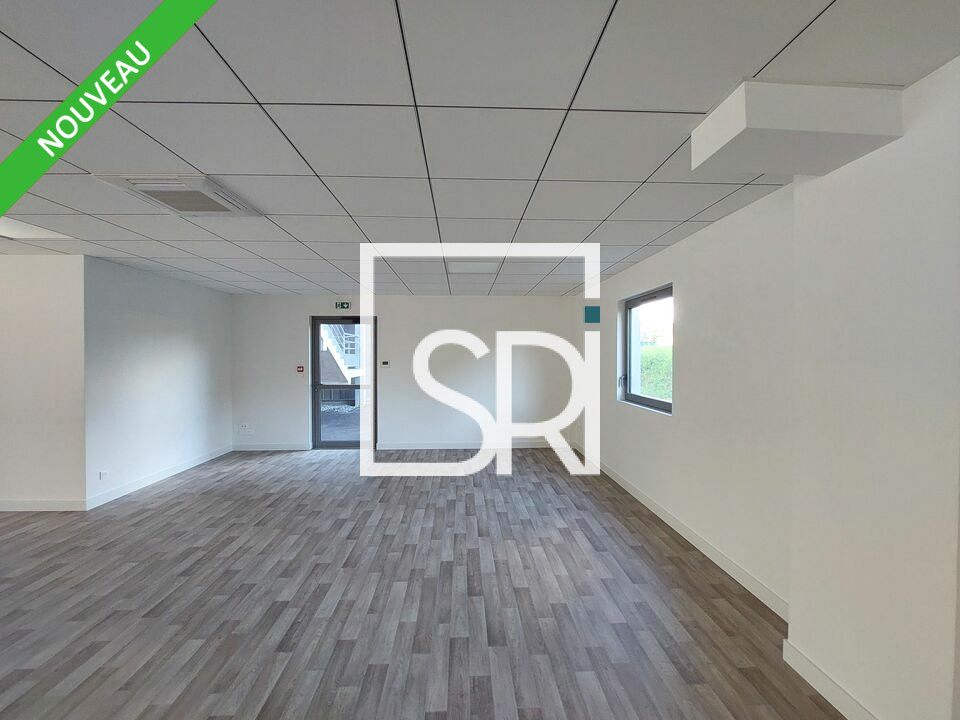 250 m² pour ce bureaux en location à Pont du chateau