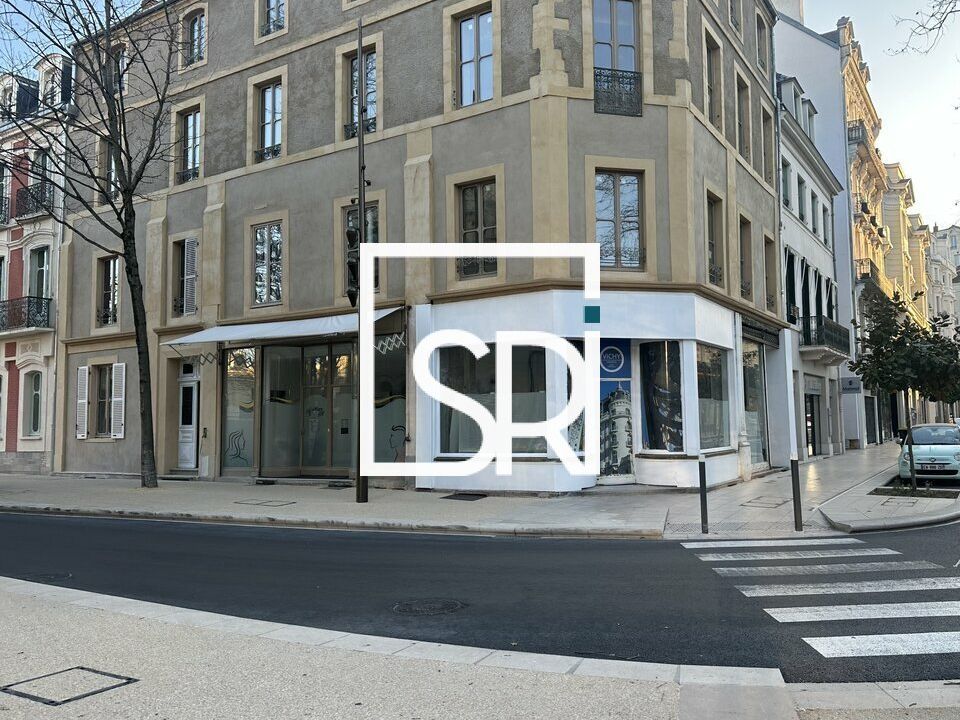 Location local commercial 100 m² non divisibles