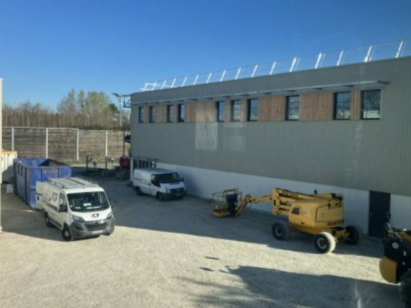 LOCAL D'ACTIVITE PROXIMITE IMMEDIATE DE LA ROCADE DE BORDEAUX