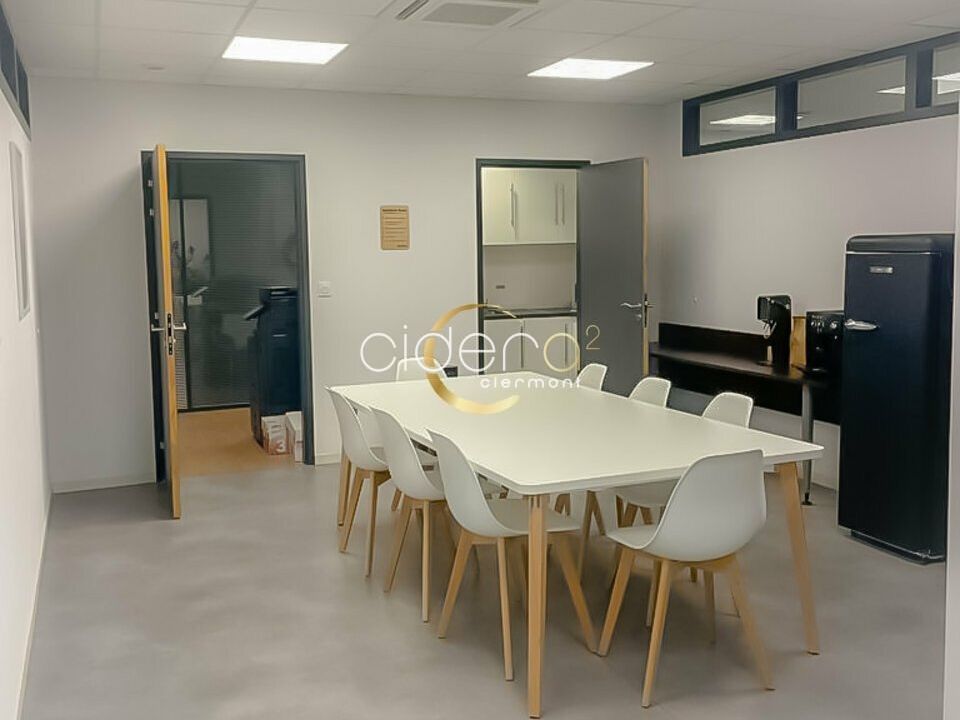 Coworking : bureaux avec espaces partagés et services au Centre d'Affaires du Zénith à Cournon (63800)