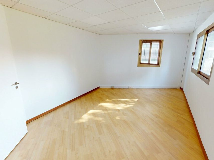 Location bureaux 100 m² non divisibles