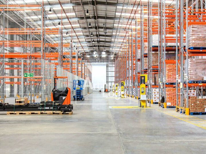 MOISSY CRAMAYEL ENTREPÖT LOGISTIQUE A LOUER