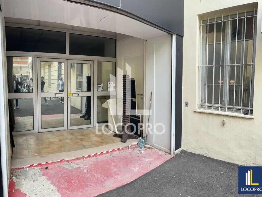 Vente local commercial 147 m² non divisibles
