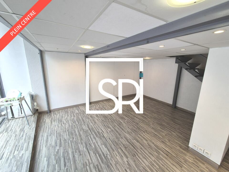 OPPORTUNITE - LOCATION LOCAL COMMERCIAL / BUREAUX  75 m2 - PROCHE PLACE DE JAUDE - 63000 CLERMONT-FERRAND