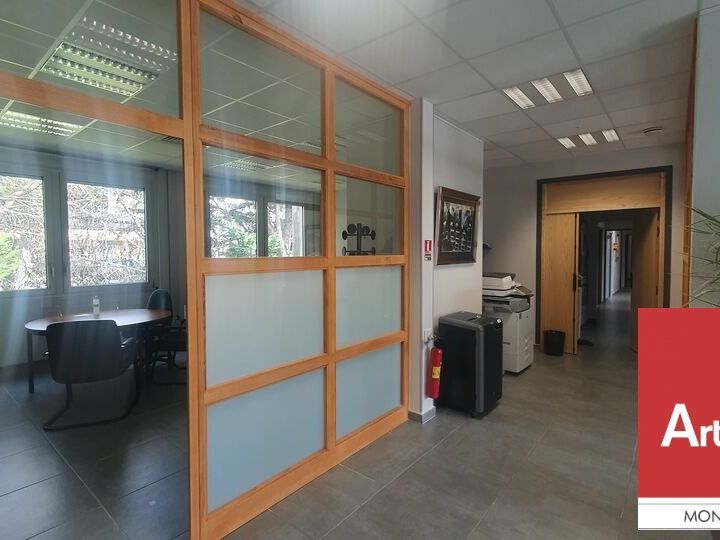 Location bureaux 240 m² non divisibles