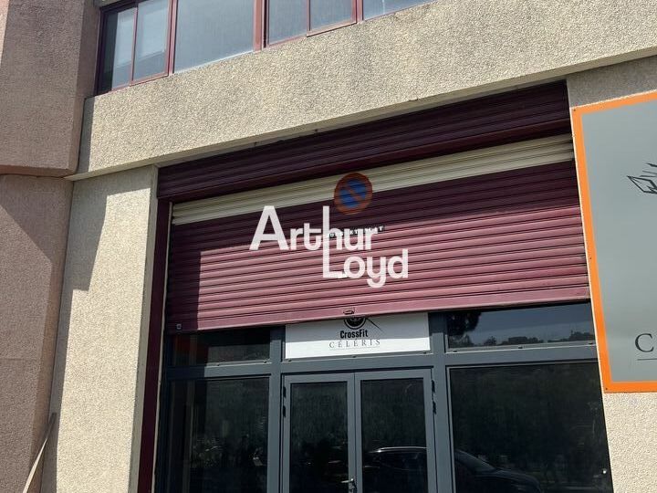 Location local d''activites 290 m² non divisibles
