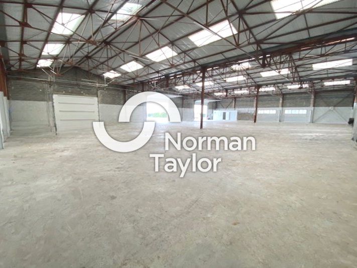Location local d''activites 3600 m² divisibles à partir de 1250 m²