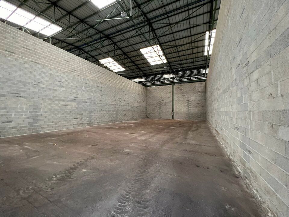 Location local d''activites 293 m² non divisibles
