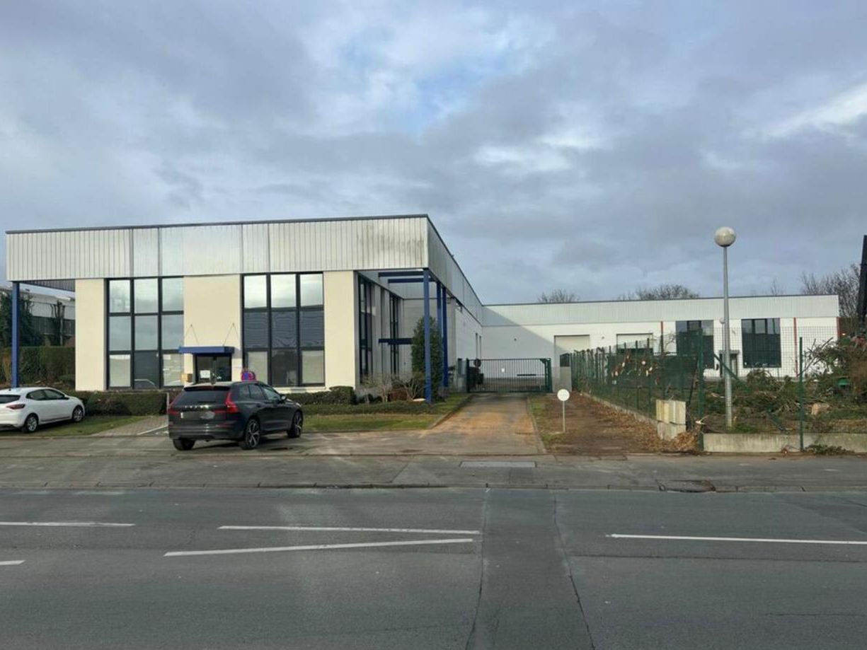 location - entrepôt - lesquin