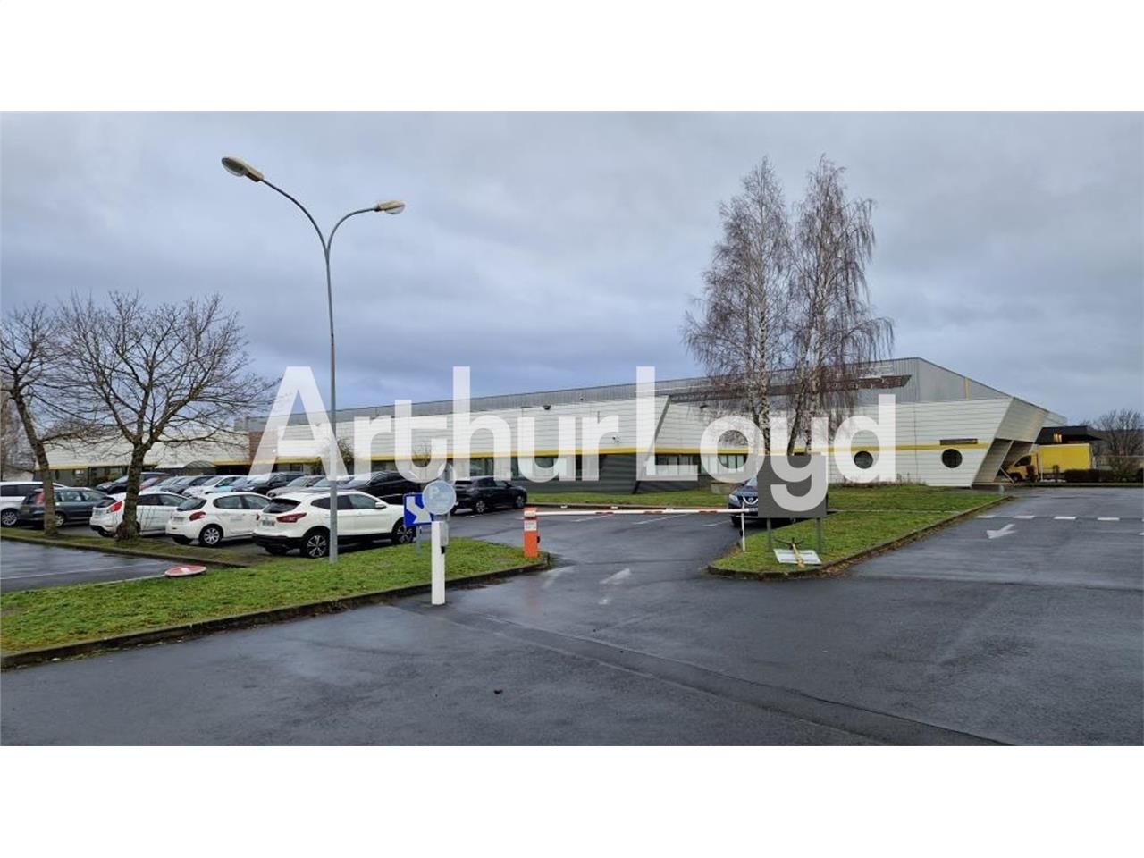 Location bureaux 1562.00 m² à MONDEVILLE