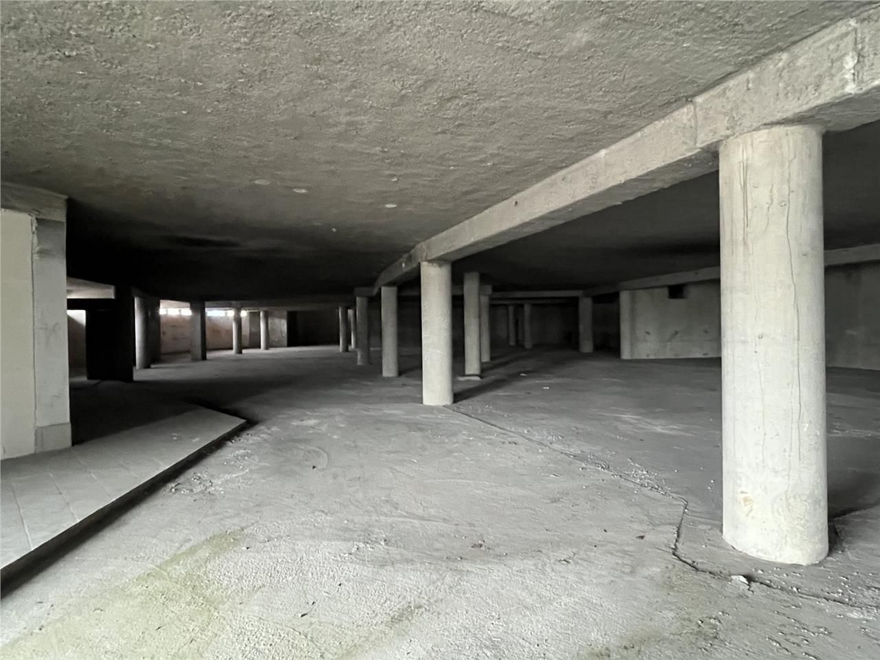 693 m² dispo à Fécamp