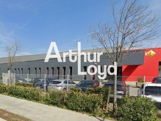 Location local d''activites 1700 m² non divisibles