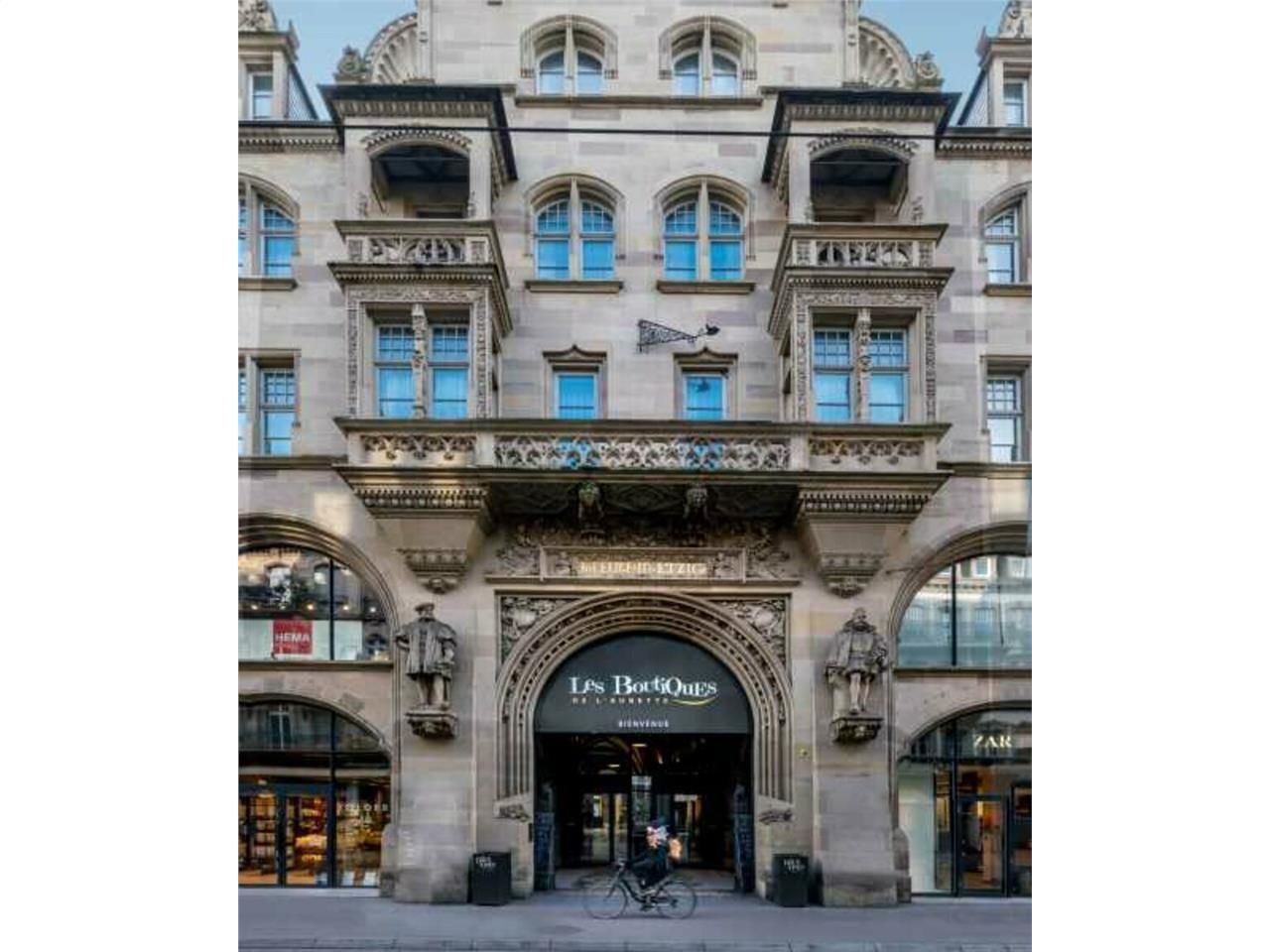 Location local commercial 374 m² non divisibles