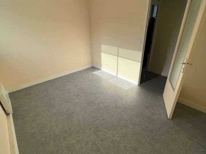 SAINT AVERTIN BUREAUX A VENDRE 89 M² PARKINGS 
