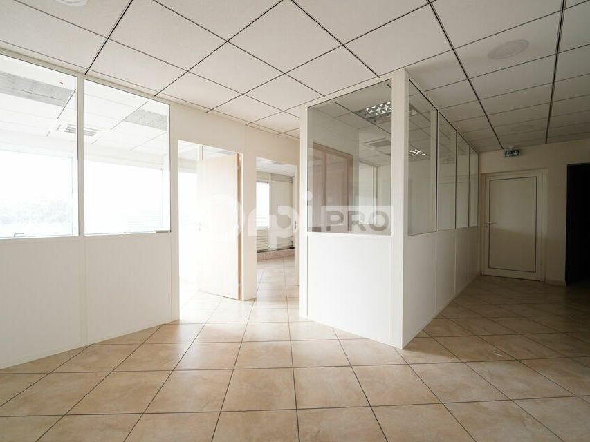 Location bureaux 213 m² non divisibles