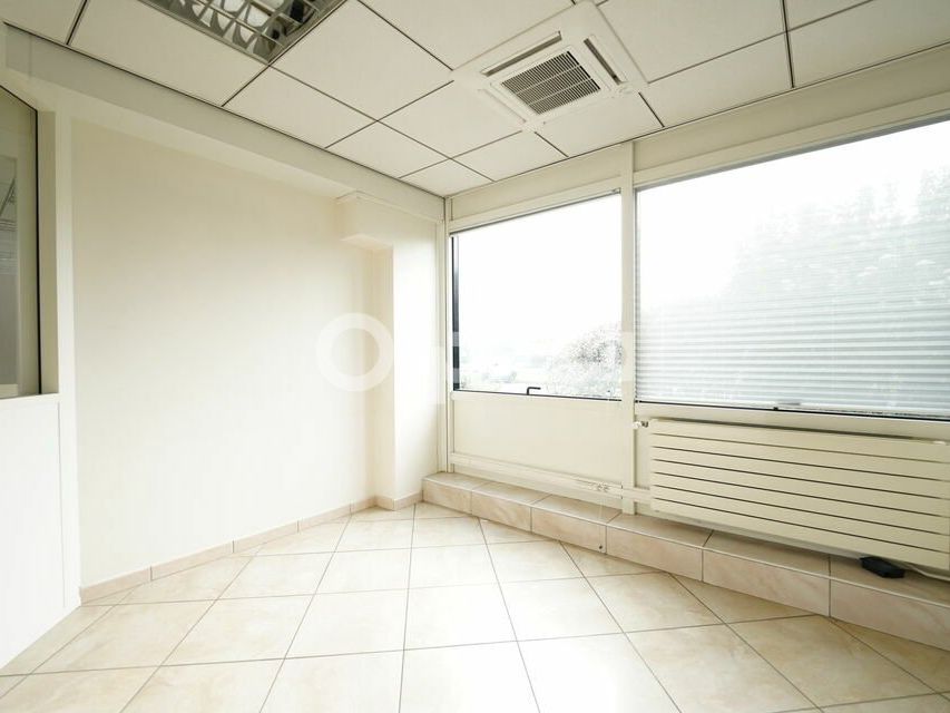 BUREAUX - A LOUER - TALUYERS - DISPONIBLE IMMEDIATEMENT