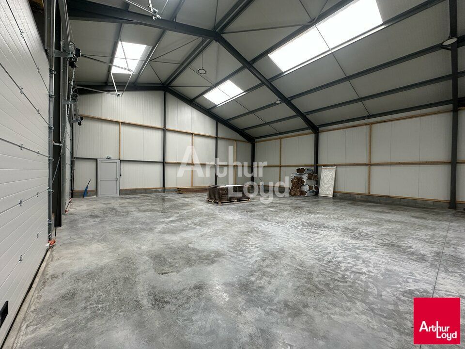 BOURGBARRE - LOCAL D'ACTIVITE NEUF A LOUER - 180 M²