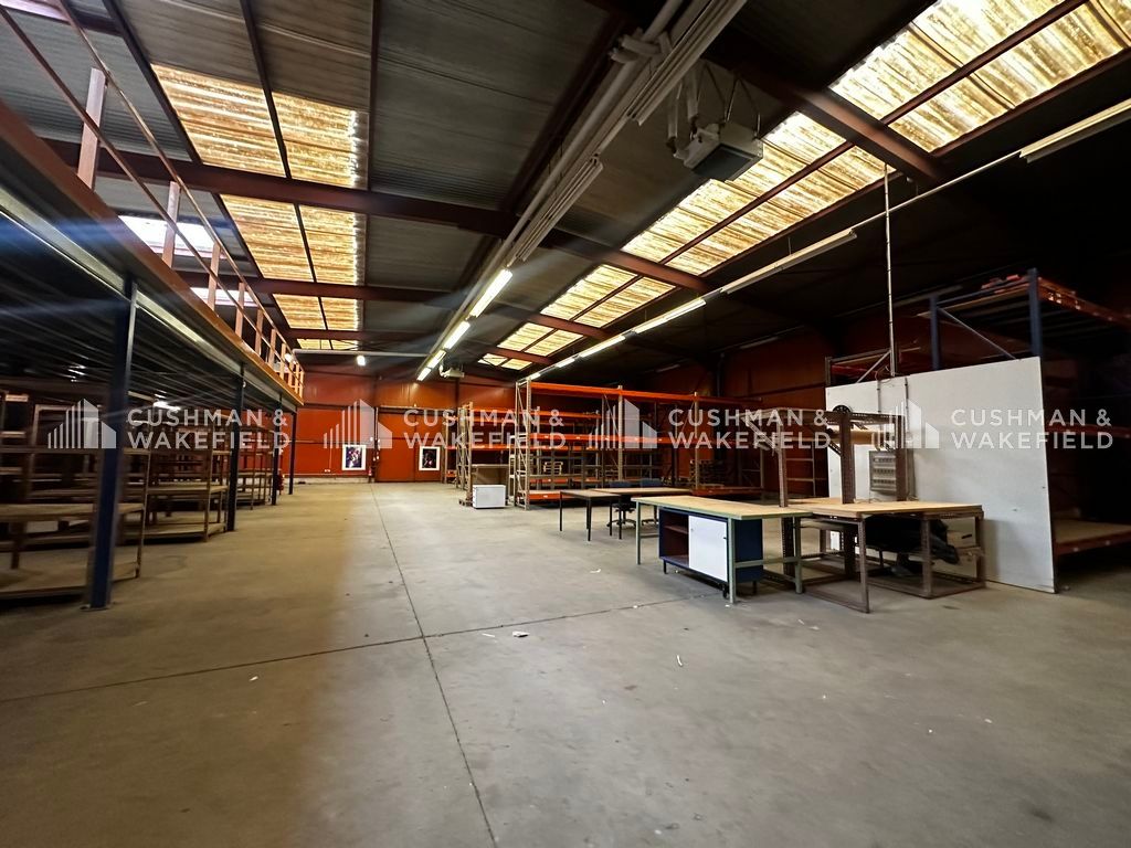 Vente activités 1550 m² non divisibles